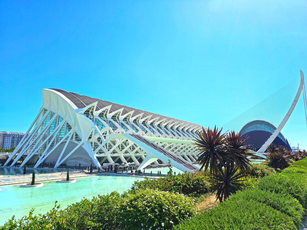 Apartamentos Las Ciencias A Valencia Bagian luar foto